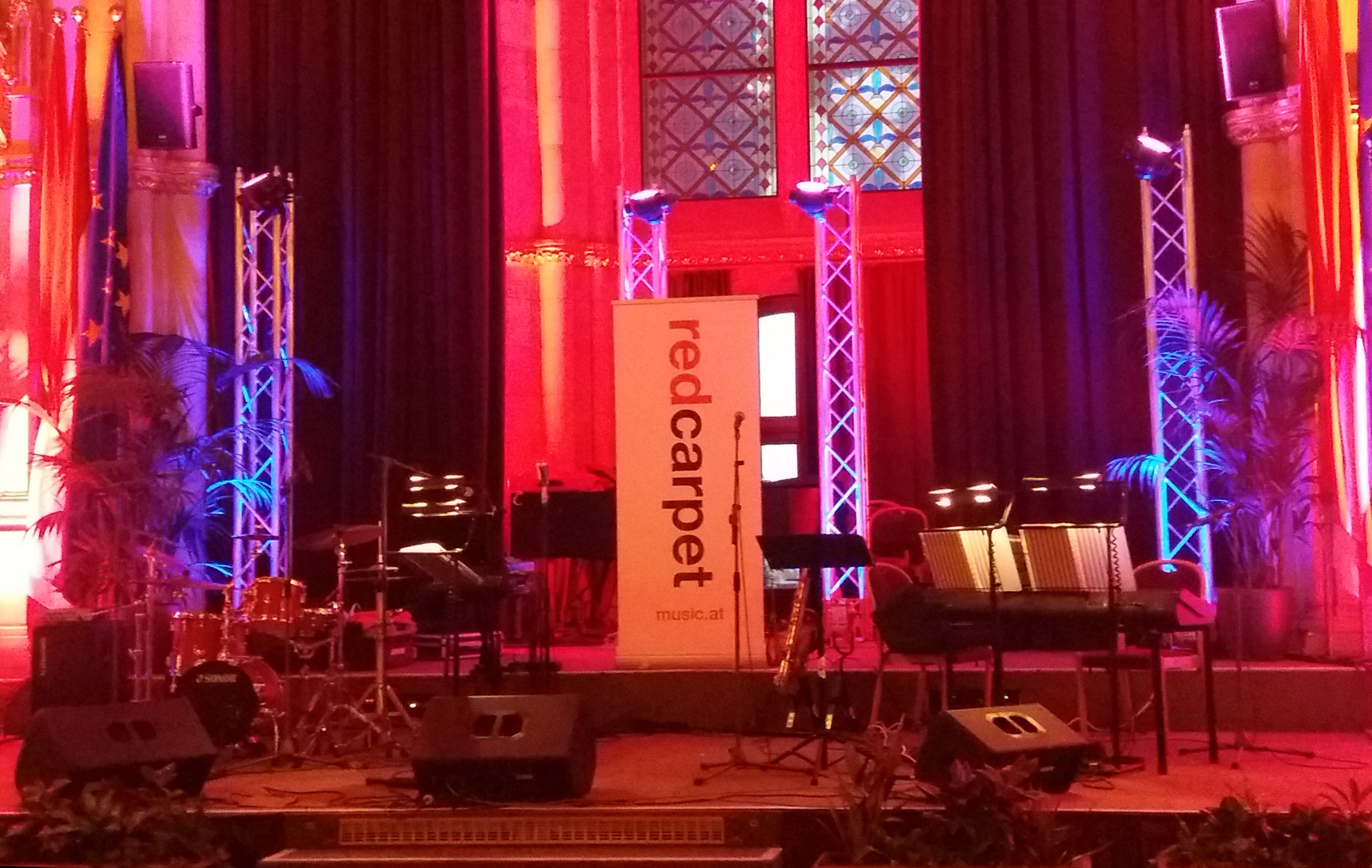 RED CARPET B&uuml;hne